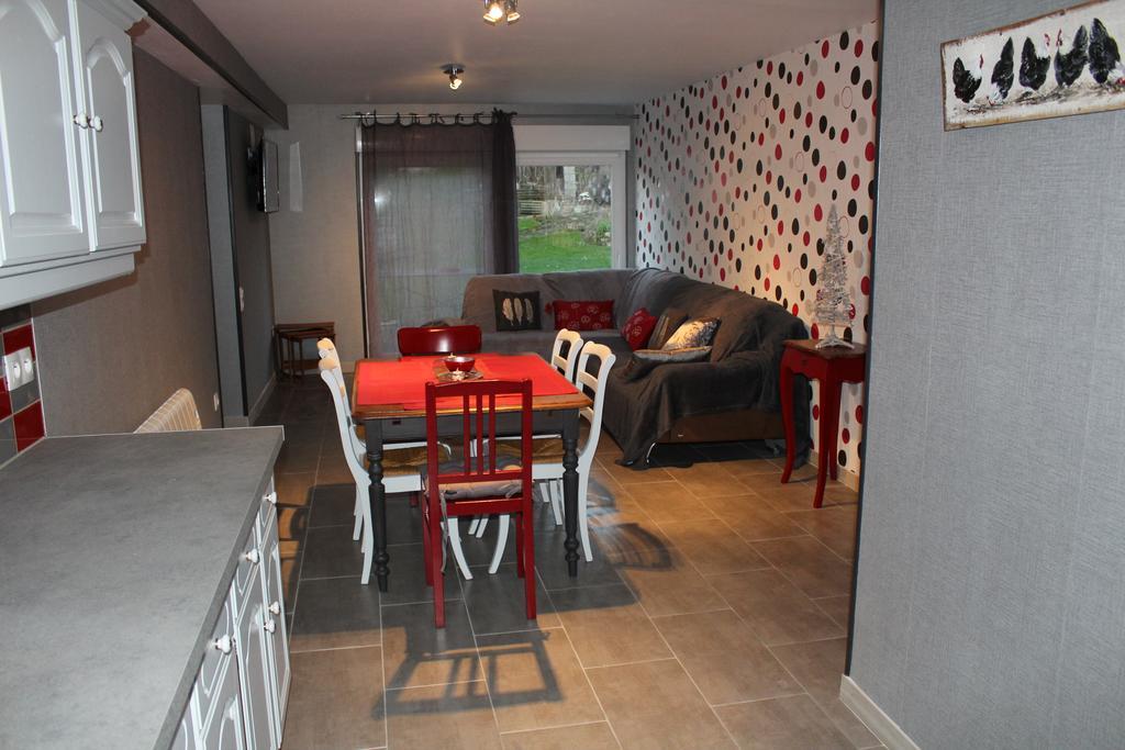 Au Relais Du Canal à Grand Gabarit Nesle Esterno foto